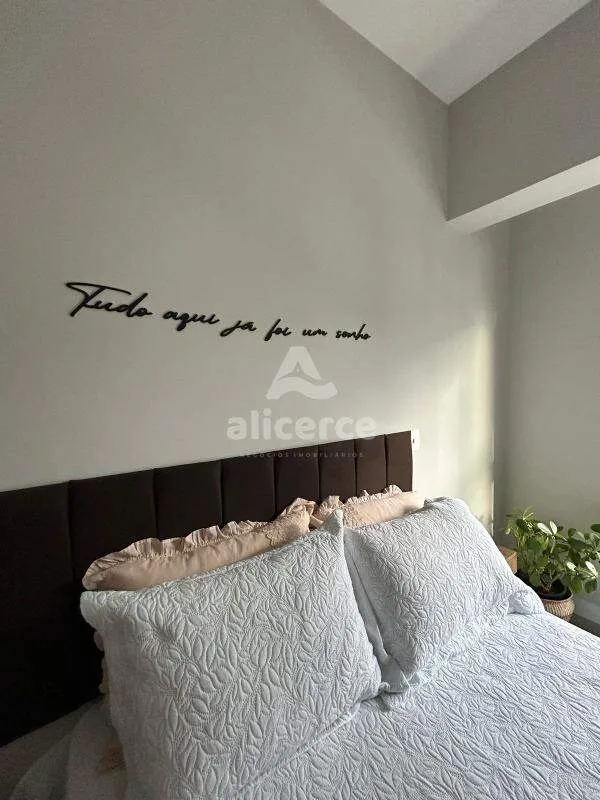 Imagem Apartamento totalmente mobiliado - 1 dormitório I Sacada I Vaga de garagem I ótimo para Airbnb - em Cachoeira do Bom Jesus