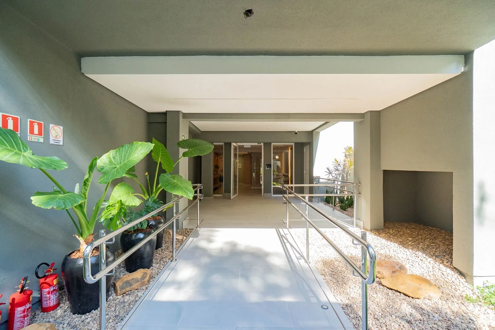 Imagem Garden Novo e Semi Mobiliado com Móveis Planejados | 3 Quartos | 2 Banheiros sendo 1 Suíte | Vaga Dupla Coberta | Jardim Itu - Porto Alegre