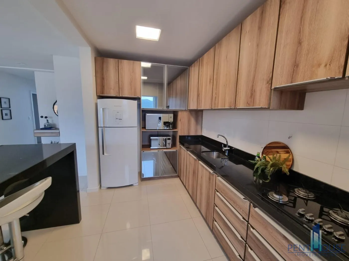 Imagem Apartamento Zona Central para Venda em Balneário Camboriú, PIONEIROS, 2 dormitórios, 2 suítes, 3 banheiros, 2 vagas