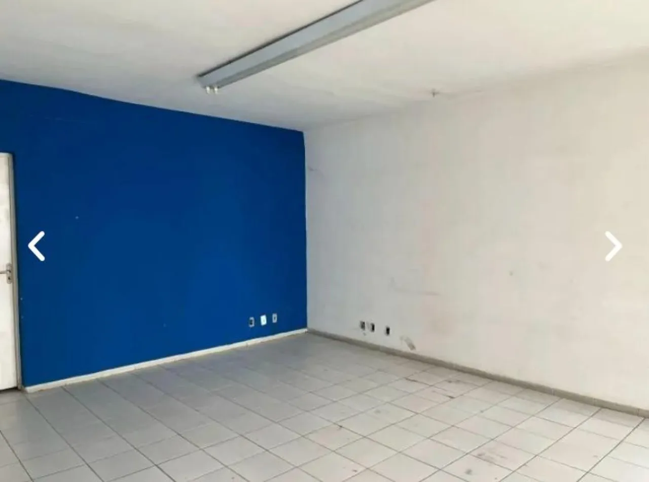 Imagem Galpão Comercial para Locação em Sorocaba-SP, Jardim Vera Cruz: 12 Salas, 6 Banheiros, 10 Vagas de Garagem, 1.265m².