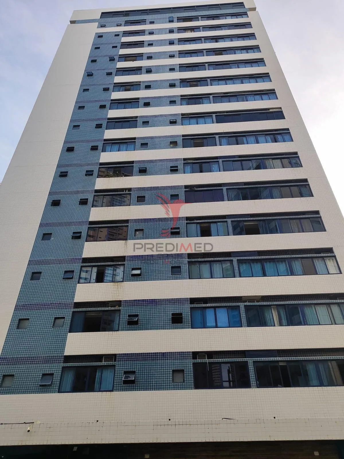 Imagem Vende-se flat Mobiliado ,super bem localizada na praia de Boa Viagem. Recife