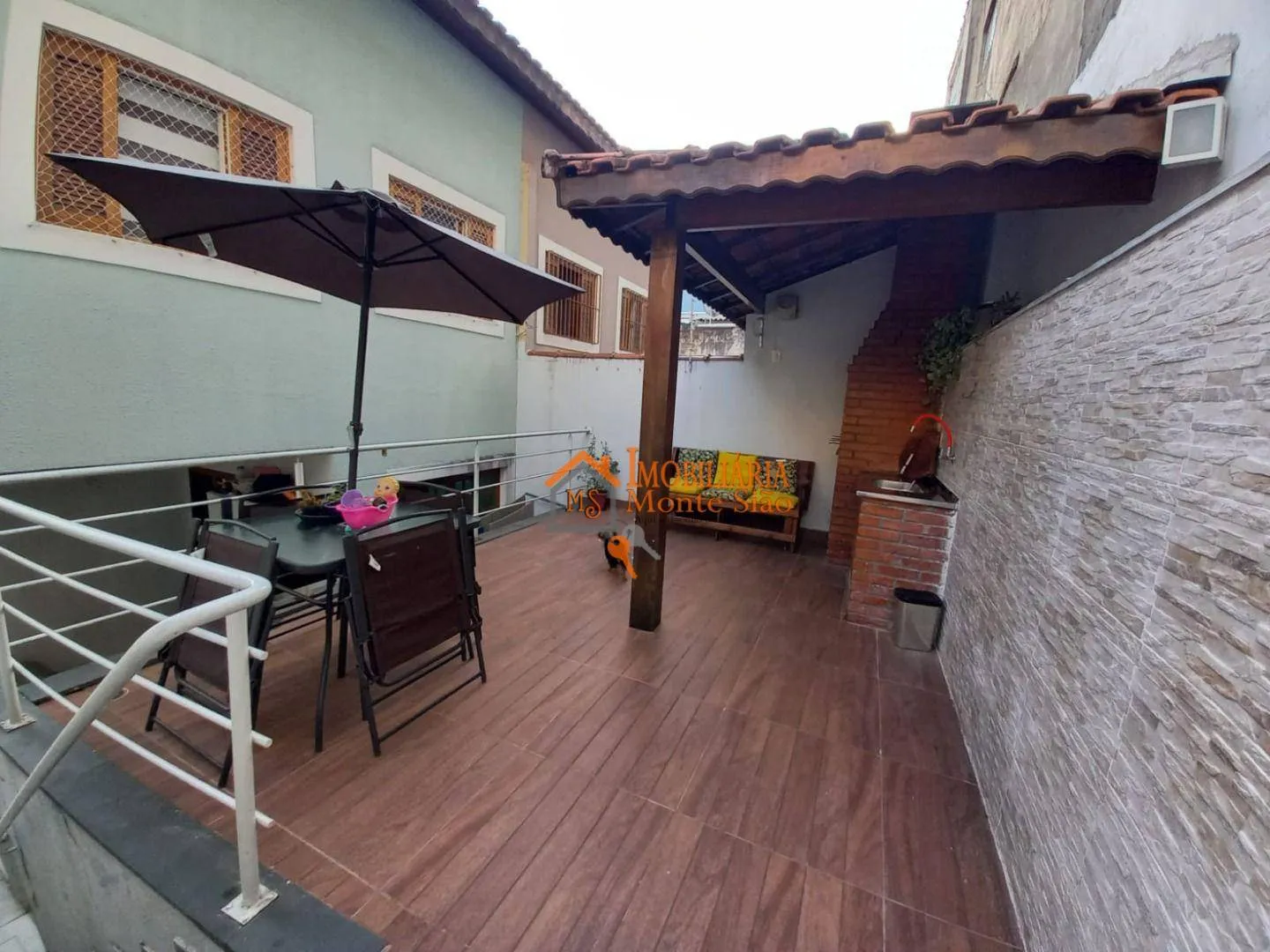 Foto do imóvel Casa com 3 dormitórios à venda por R$ 750.000,00 - Vila Rio de Janeiro - Guarulhos/SP