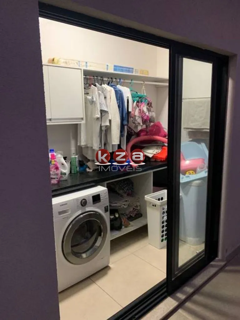Imagem Casa para venda no Condomínio Portal do Jequitibá em Valinhos-SP: 3 quartos, 3 suítes, 1 sala, 4 banheiros, 2 vagas de garagem, 180 m².