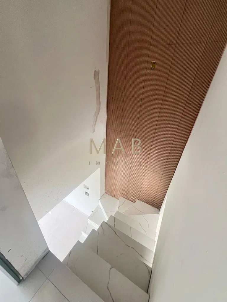 Imagem Sobrado NÃO Geminado à Venda na Praia dos Ingleses em Florianópolis/SC!! Unidade com: 4 dormitórios sendo 1 suíte com closet!