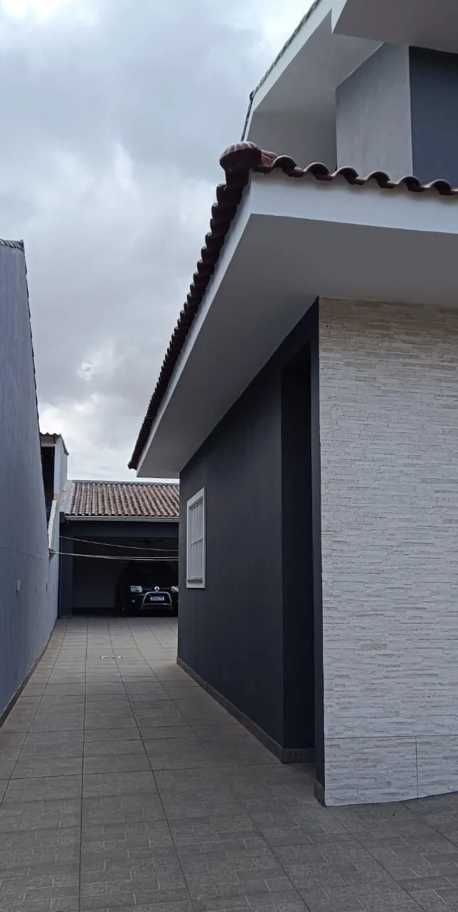 Imagem Sobrado 233m² 05 dormitórios, 04 vagas, no Bairro Moinhos de Vento em Canoas