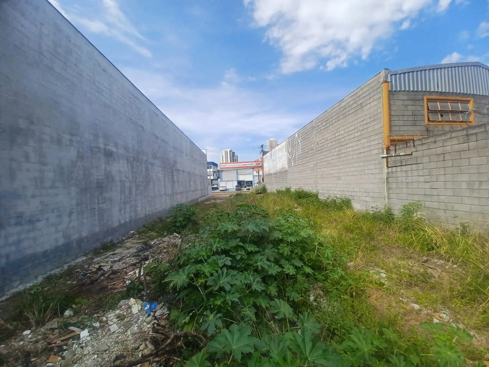 Imagem Excelente oportunidade! Terreno à venda em Sorocaba-SP, com 378,00 m² de área, localizado num dos melhores corredores comerciais da cidade!