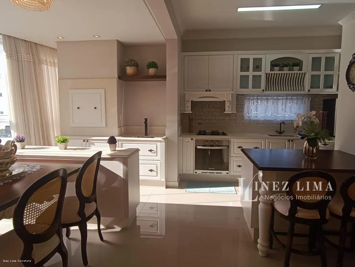 Imagem Apartamento 3 Quartos para Venda em Itapema, meia praia, 3 dormitórios, 3 suítes, 4 banheiros, 2 vagas