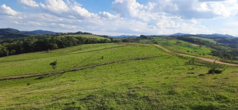 Foto do imóvel Terreno à Venda, 600 m² em Praça Três Poderes, 0 - Centro, Atibaia - SP