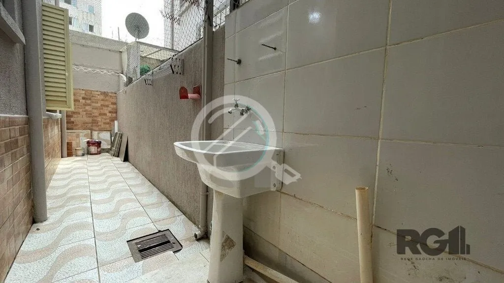 Imagem Apartamento de 1 dormitório totalmente reformado na charmosa Cidade Baixa. Este imóvel oferece um ...
