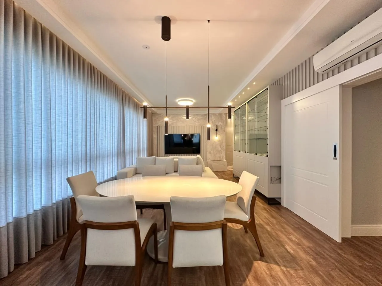 Imagem Apartamento com vista para o mar à venda com 130m2 por R$ 3.200.000,00