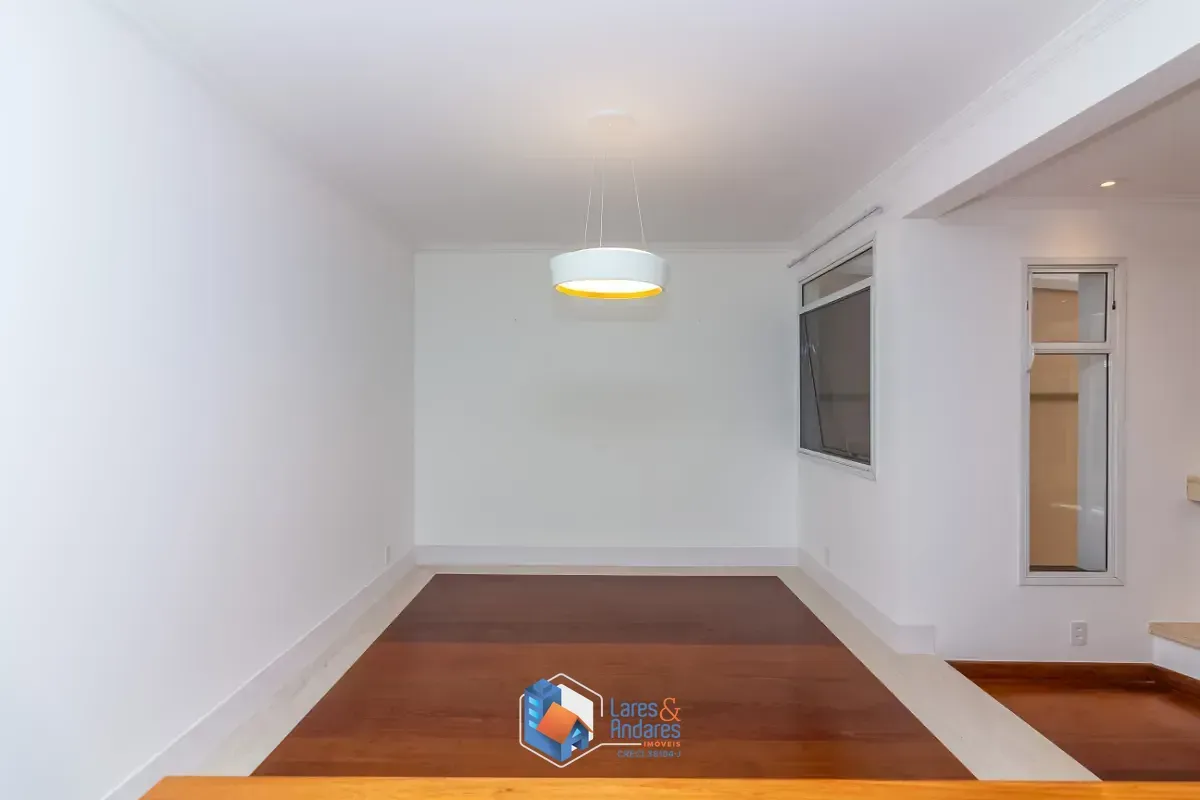 Imagem Casa no condomínio Condomínio Stephanie para venda com 4 quartos, sendo 2 suítes, 315m²