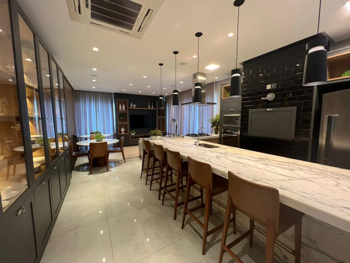 Imagem Apartamento para Venda em Itapema, Meia Praia, 3 dormitórios, 3 suítes, 4 banheiros, 2 vagas