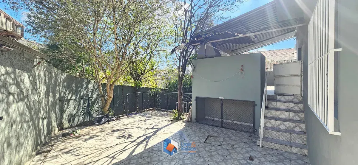 Imagem Sobrado para venda em Jardim Regis com 5 quartos, sendo 1 suíte, 218m²