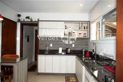 Imagem Casa com 6 quartos, 510m2, à venda em Canela, Centro
