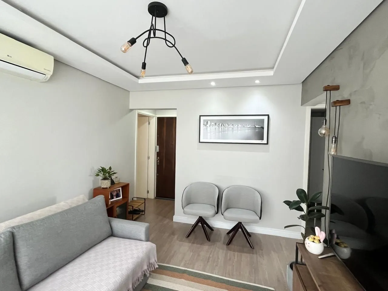 Imagem Apartamento 2 dorm. + Dependência no Menino Deus
