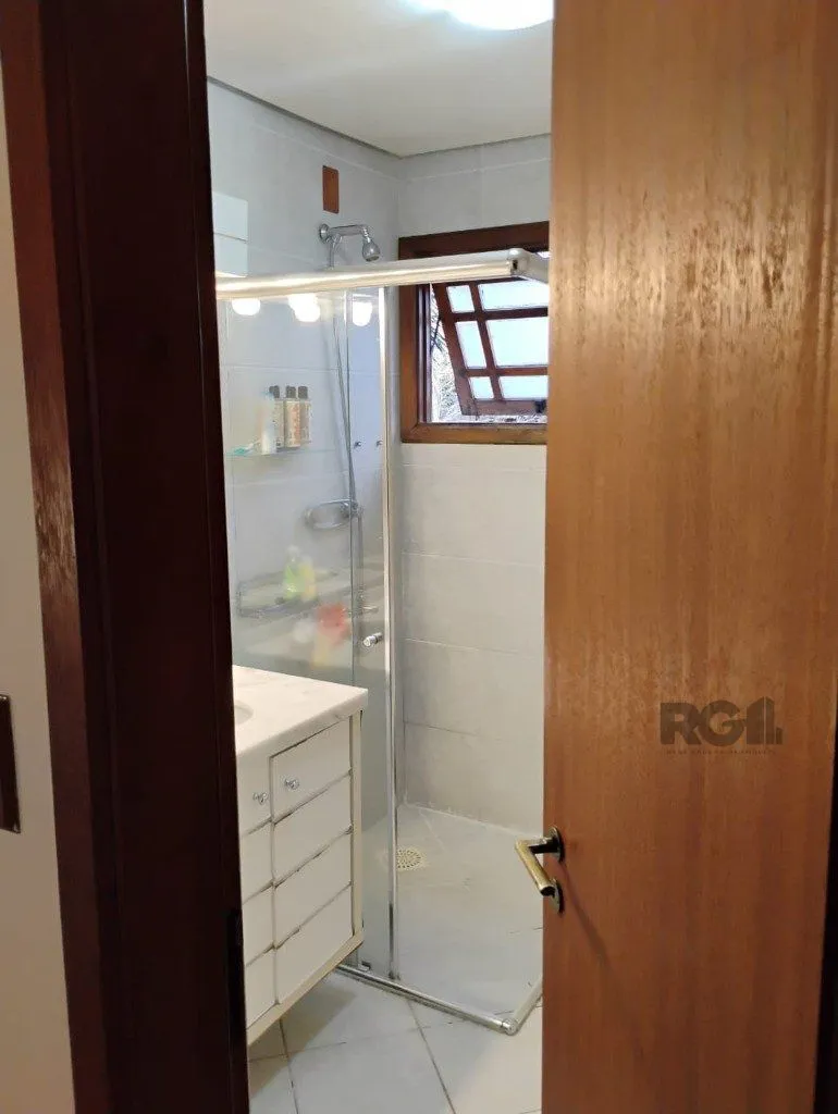 Imagem Casa em condomínio de 166m², 3 suítes 1 vaga do bairro Jardim Isabel