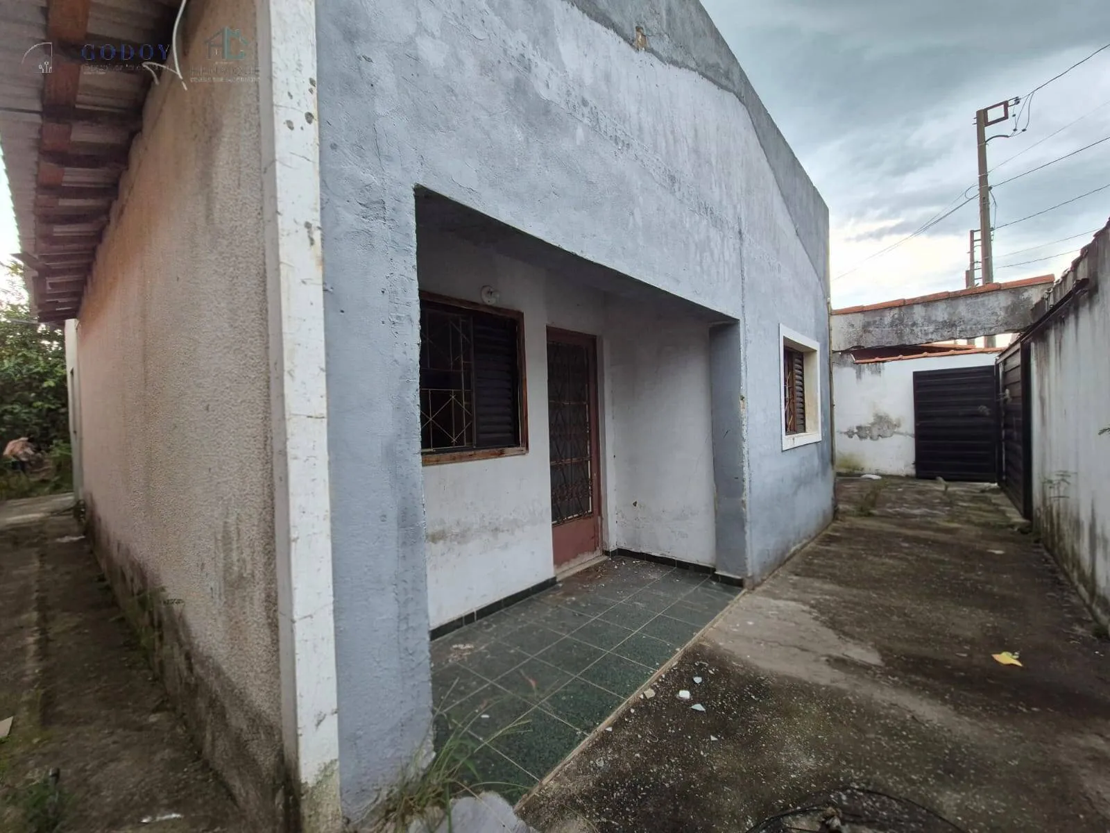 Imagem IMÓVEL COM GRANDE POTENCIAL DE VALORIZAÇÃO - TERRENO AMPLO COM 360M²