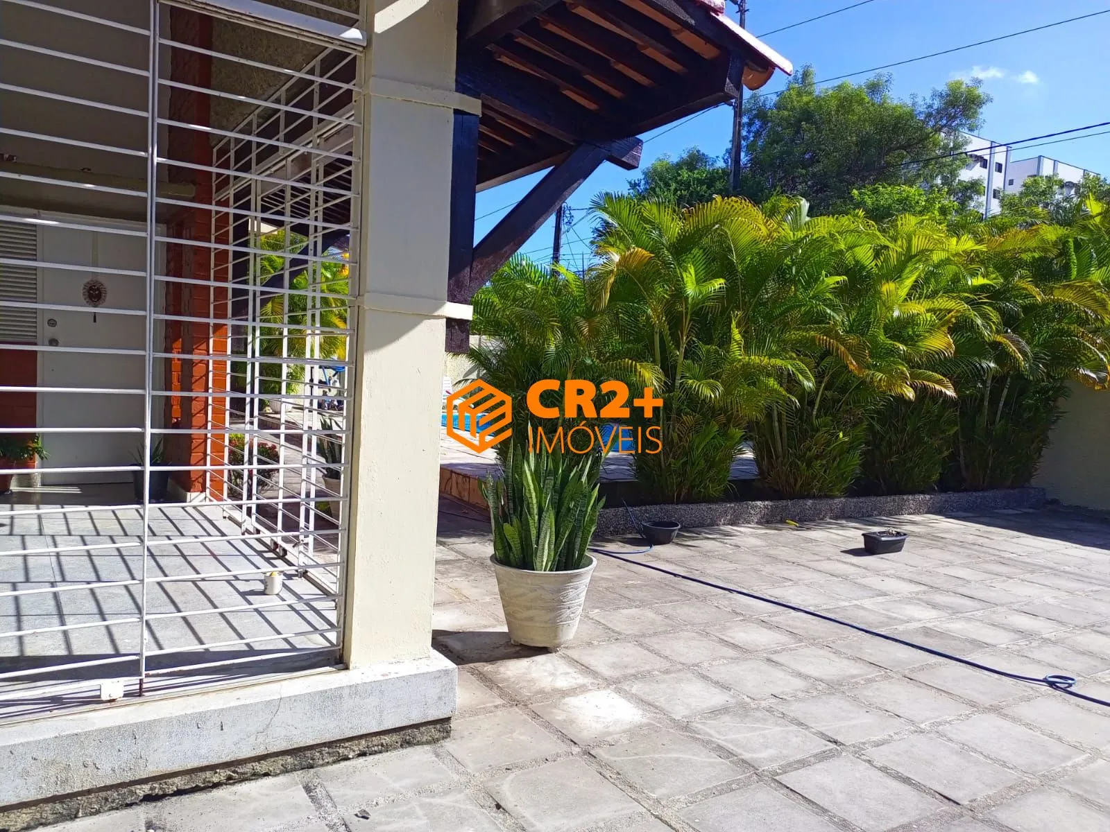 Imagem Vendo Casa 242m² com 3 Quartos sendo 1 Suíte, no Engenho do Meio.- 842m² total