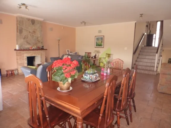Imagem Linda Casa em Atibaia na Vila Gardênia 522m²