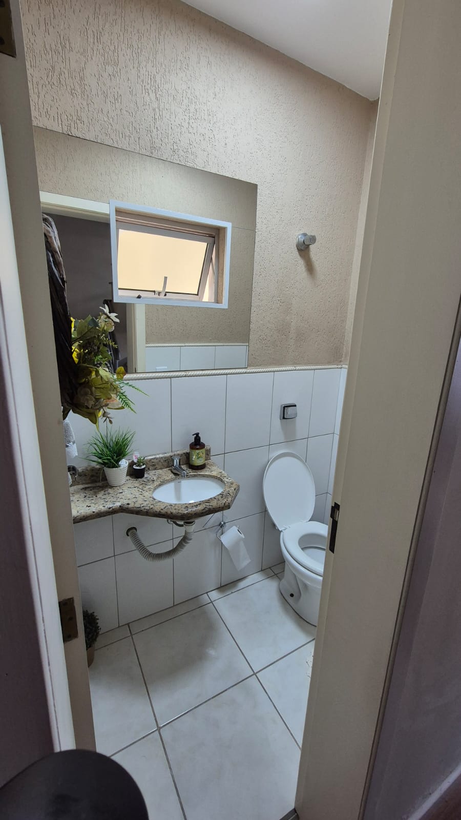 Imagem Sobrado com 3 Quartos à Venda, 177 metros em Cajuru - Curitiba