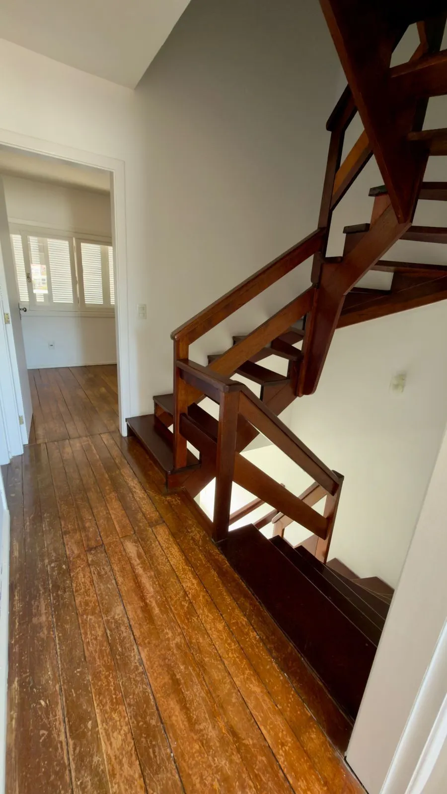 Imagem Casa com 02 quartos e 02 vagas no Bairro Jardim Itu em Porto Alegre
