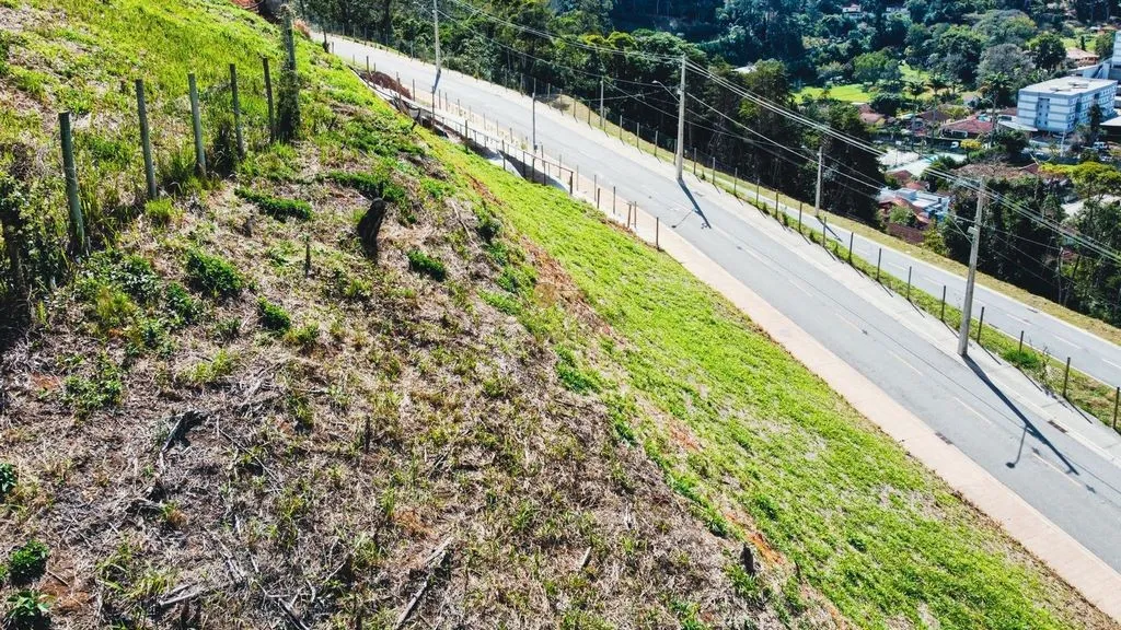 Imagem Terreno em Condomínio para Venda em Teresópolis / RJ no bairro Ermitage