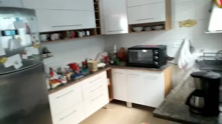 Imagem CASA COM 5 DORMITORIOS PERTINHO DA PRAIA