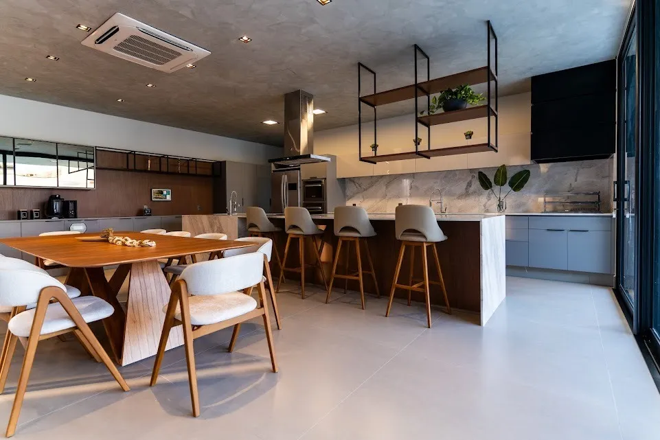 Imagem Linda Casa Térrea de Alto Padrão em Condomínio Completo com Lazer e Segurança