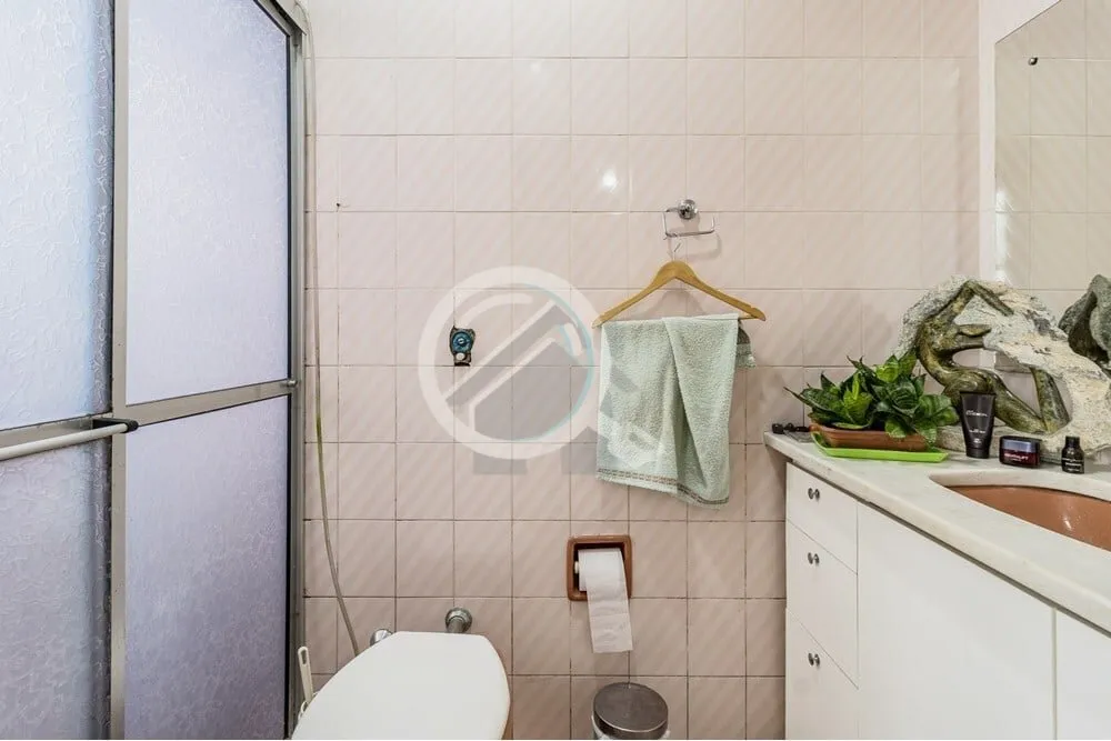 Imagem Excelente casa à venda. Propriedade ideal para sua residência e seu negócio comercial (oficina, p...