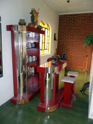 Imagem CASA EM DOIS LOTES - LADO LINHA - PISCINA
