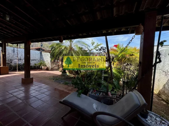 Imagem Casa à com churrasqueira venda na Martim de Sá, 3 quartos, 1 suíte, 1 sala, 2 banheiros, 2 vagas, 128m².
