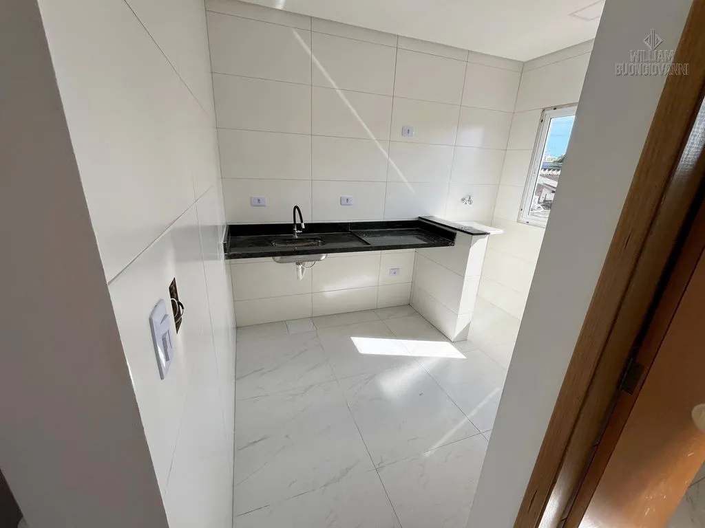 Imagem Casa de condomínio na Vila Tupi, 2 Dormitórios com Suíte! Sobreposta Alta!