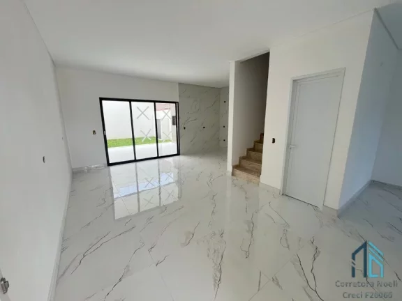 Imagem Sobrado a venda com terreno, 03 suítes, ótima localização em São José dos Pinhais PR