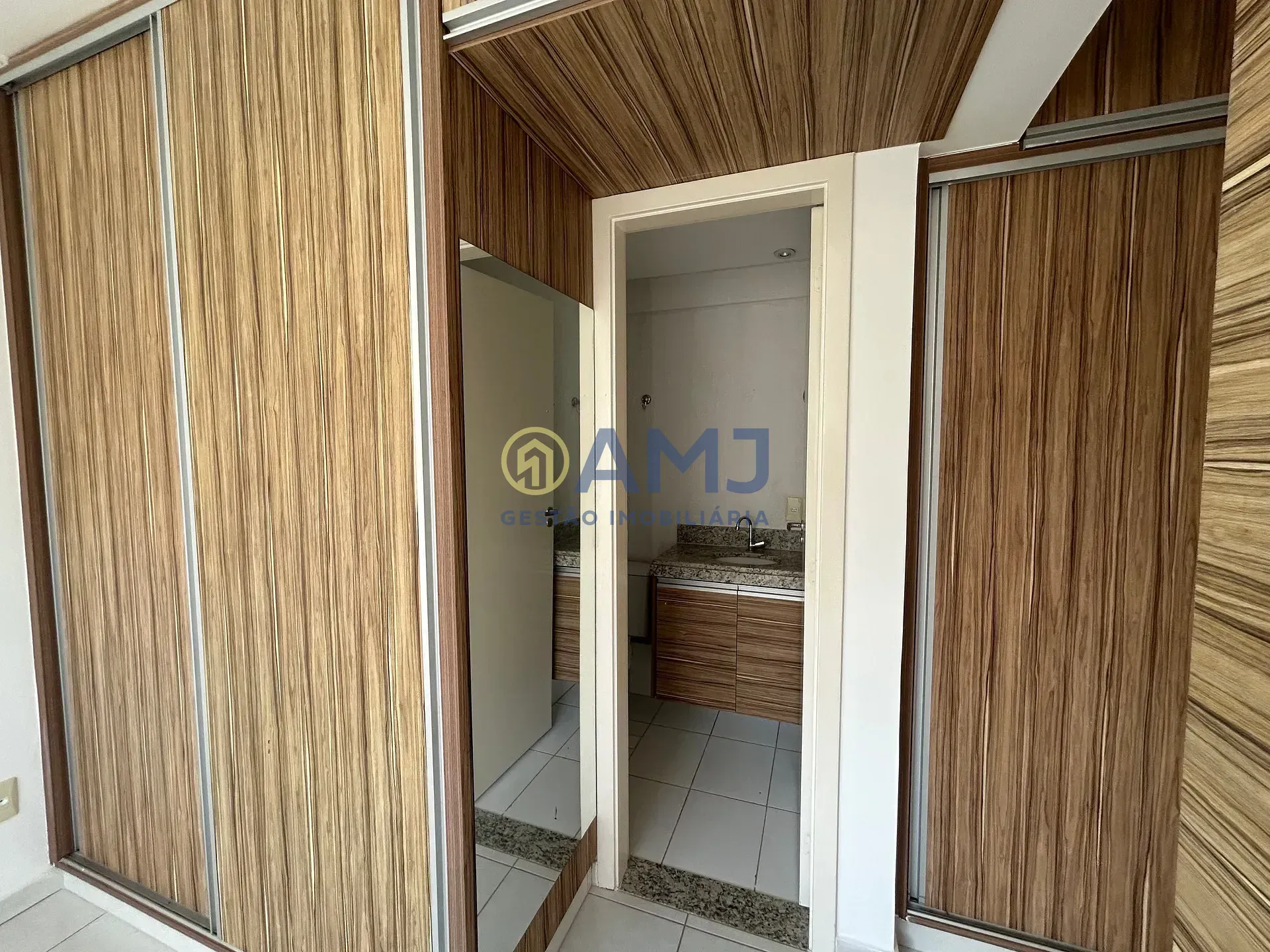 Imagem Apartamento a venda 2 quartos - Near Lourenzzo !