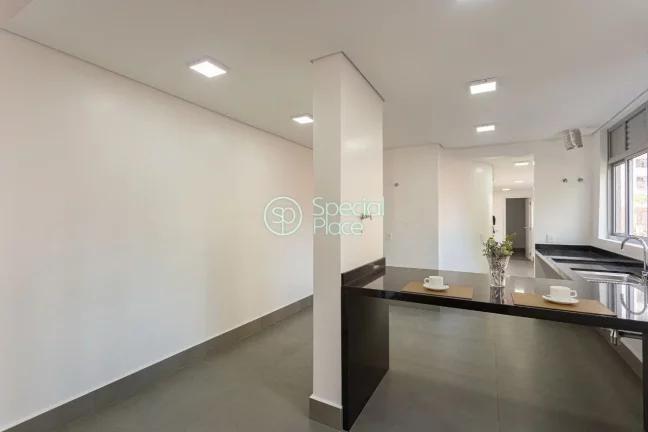 Imagem Excelente apartamento com 198m² no Jardim América Living super espaçoso com varanda e amplos jane...