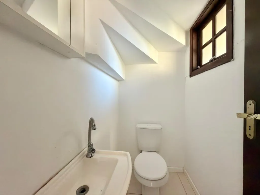 Imagem Casa 2 Dormitórios - Bairro Araçá
