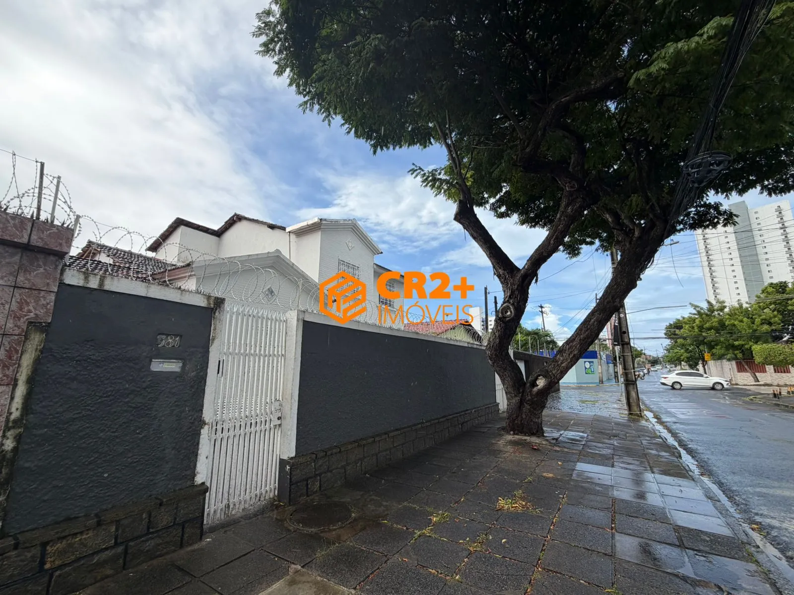 Imagem CASA À VENDA NO HIPÓDROMO - ESPAÇO, CONFORTO E ÓTIMA LOCALIZAÇÃO- 360m²