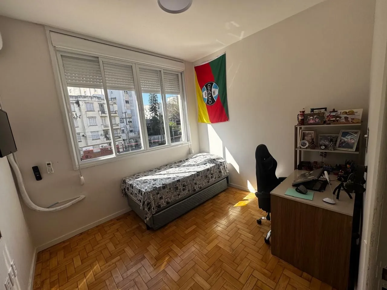 Imagem Apartamento de 2 Dormitórios totalmente reformado com churrasqueira