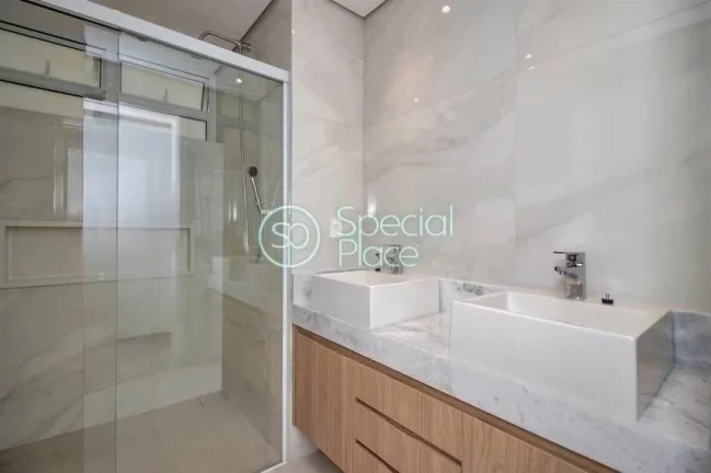 Imagem Apartamento com 183m², planta bem distribuída e pronto para morar em localização privilegiada. R...