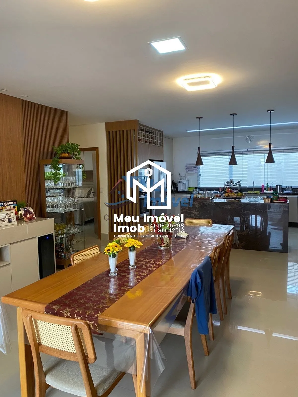 Imagem Casa 3 Quartos 2 Suítes 4 Vagas 800m² Gama/DF