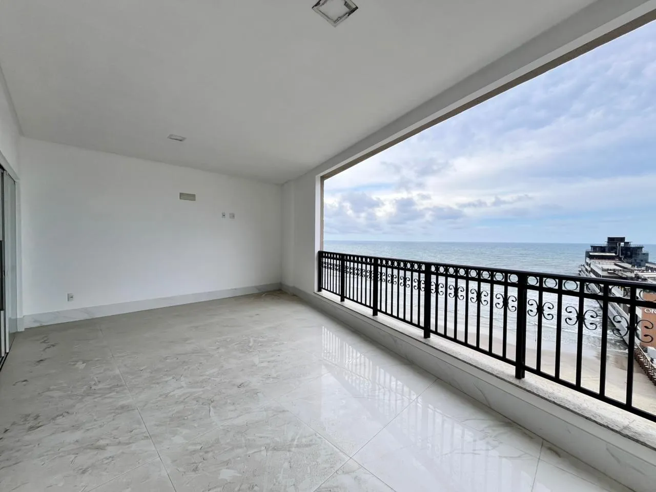 Imagem Apartamento com vista para o mar à venda com 217m2 por R$ 7.800.000,00