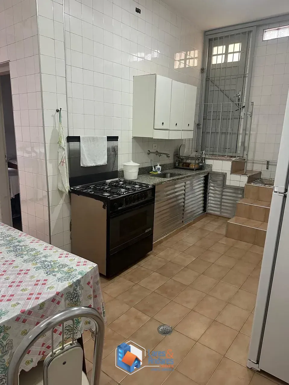Imagem Sobrado para venda em Mirandópolis com 5 quartos, sendo 1 suíte, 140m²