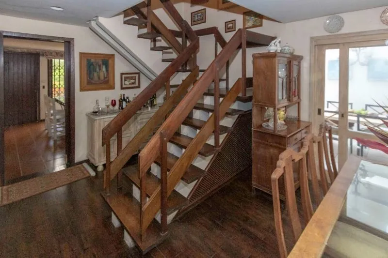 Imagem Casa para Venda - 420m², 5 dormitórios, sendo 2 suites, 6 vagas - Nonoai