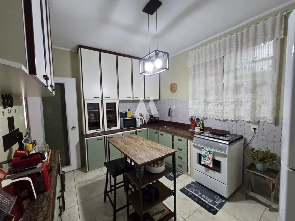 Imagem Ana Costa – Apto a venda com 2 Dormitórios, Pronto para Morar, Vaga Demarcada e Despesas Baixas!