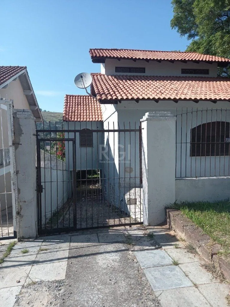 Imagem Casa para Venda - 345.22m², 3 dormitórios, 3 vagas - Teresópolis
