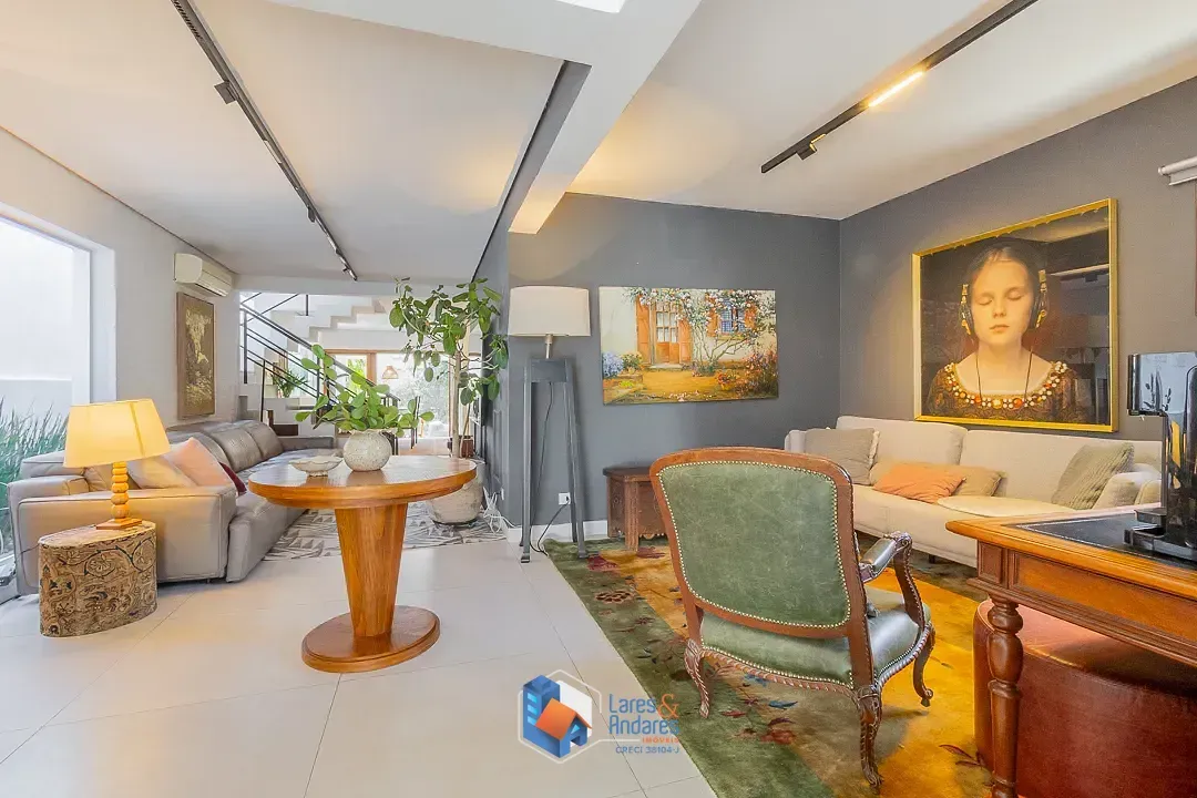 Imagem Casa para venda em Vila Ipojuca com 3 quartos, sendo 3 suítes, 290m²
