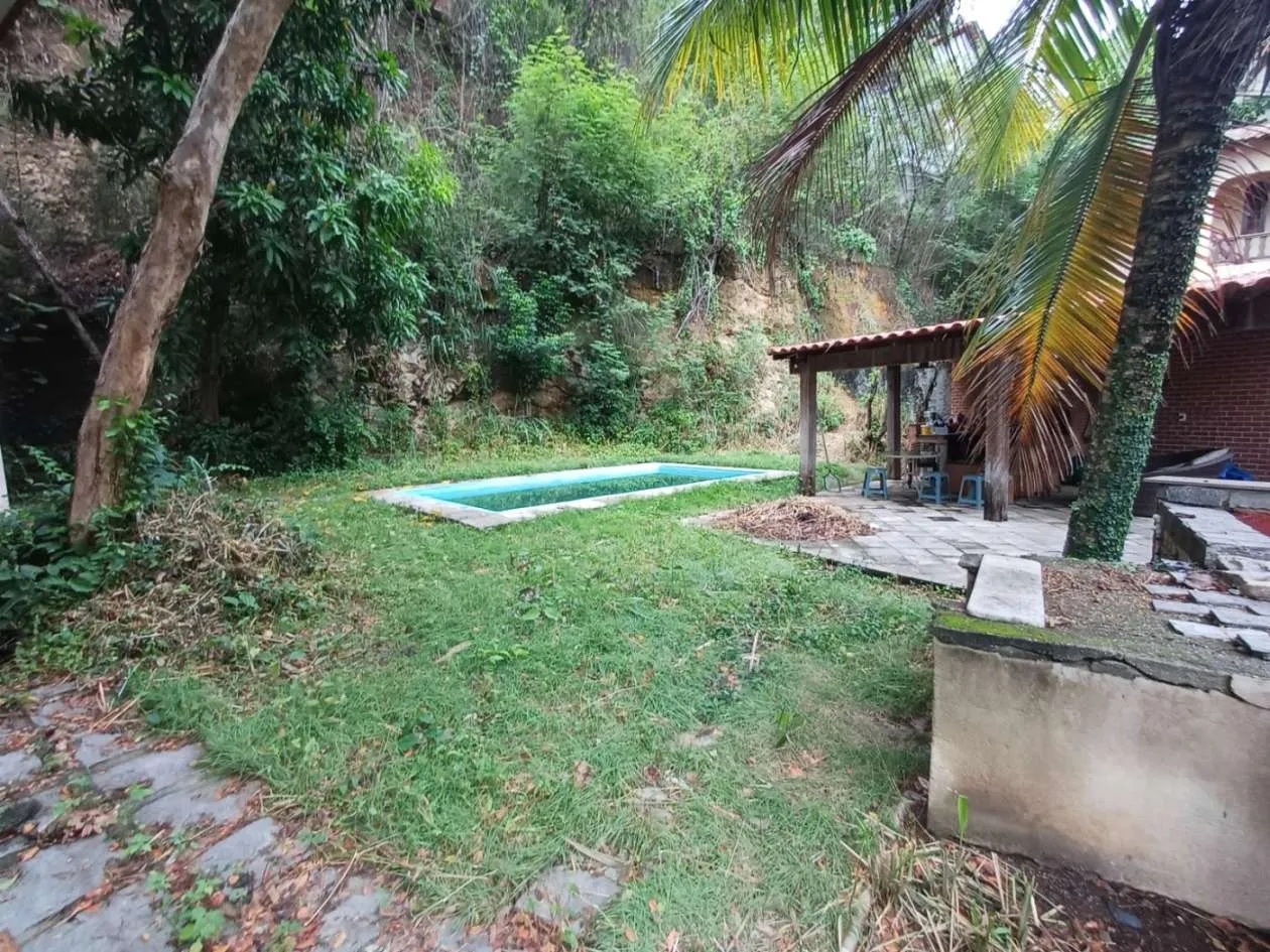 Imagem Ótima casa duplex espaçosa com 5 quartos e área de lazer!
