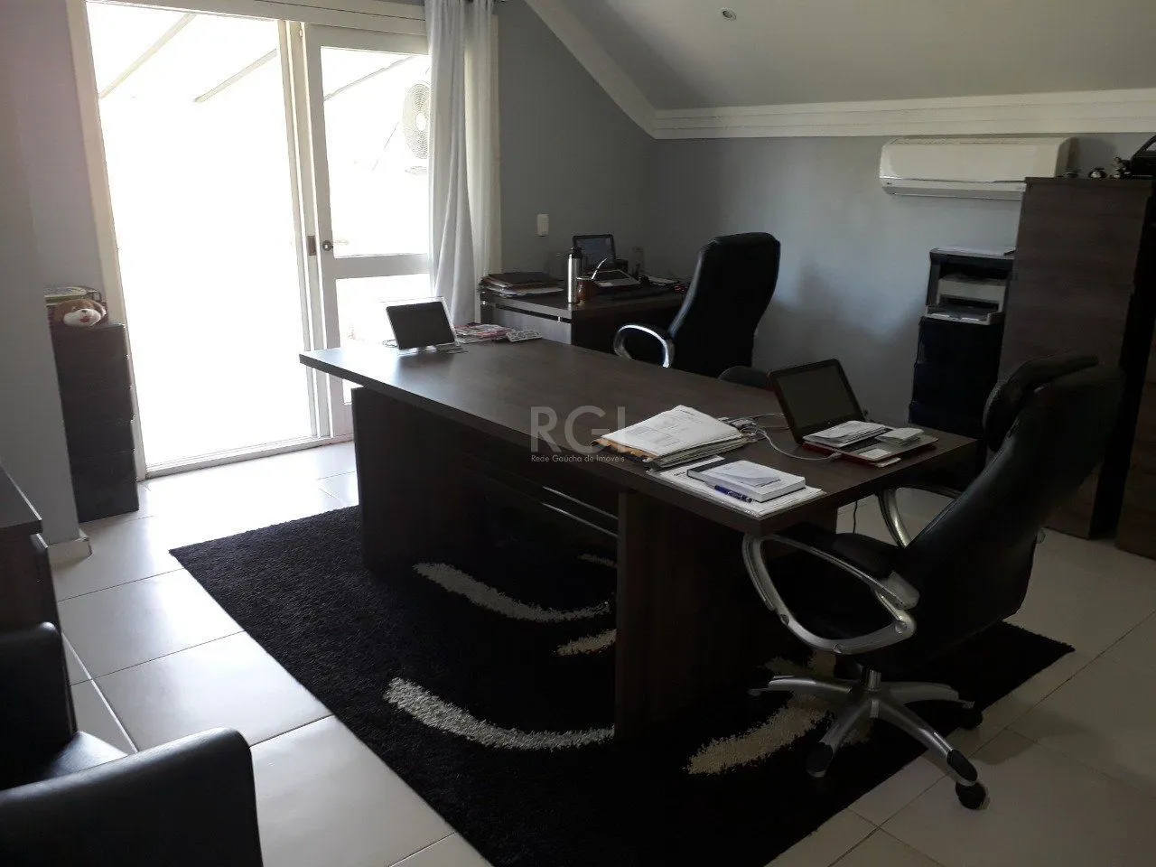 Imagem Casa para Venda - 272m², 3 dormitórios, sendo 1 suítes, 2 vagas - Hípica