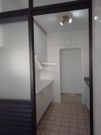 Imagem Apartamento à venda na Vila Andrade com 2 quartos, 2 salas, 1 banheiro, 1 vaga.