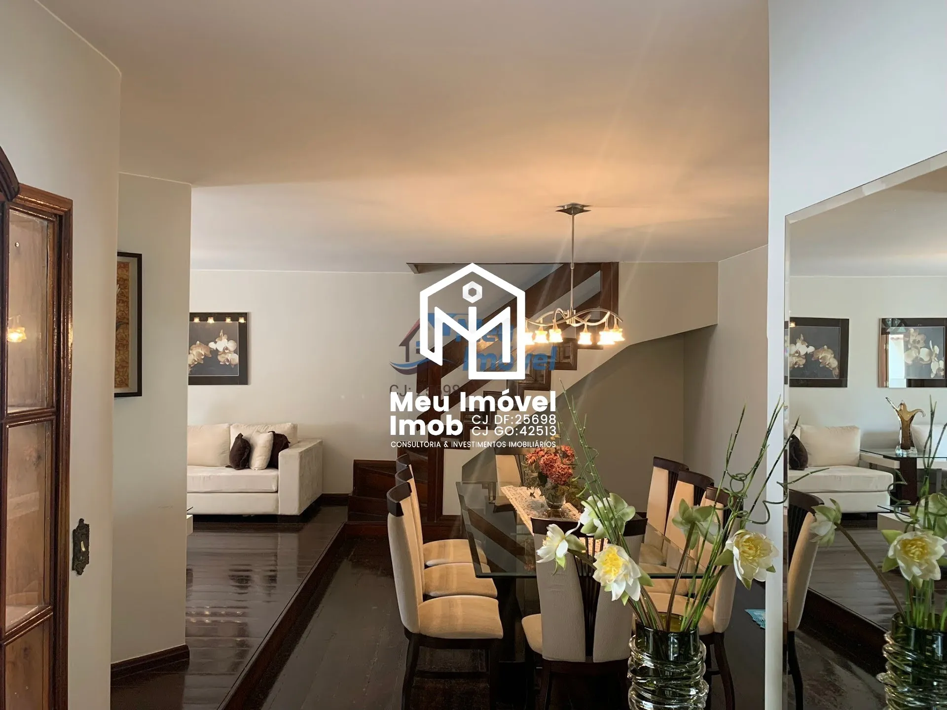 Imagem Casa Sobrado 5 Quartos 5 Suítes 2 Vagas 400m² Reformado